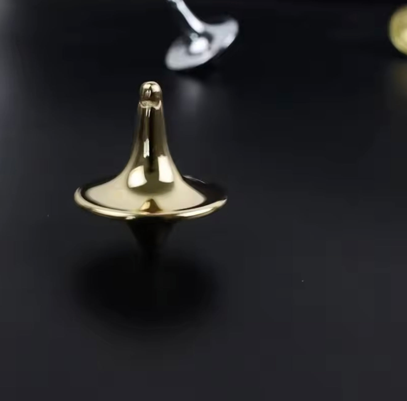 Metal Gyro Silver Hand Spinning Top